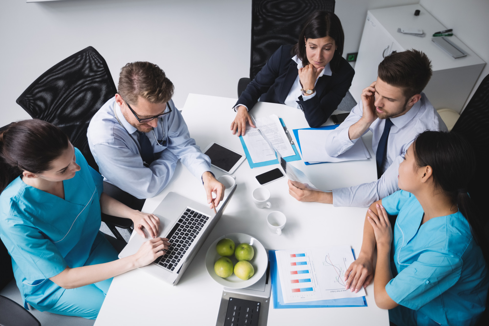 Future-proof Healthcare Startups: Break Through Business Ideas for 2025